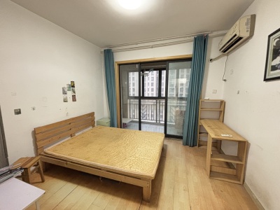 伊顿公馆一期1室1厅1卫南精装真实好房