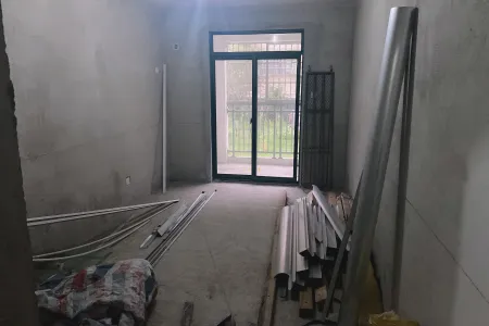 幸福花城3室2厅1卫南毛坯真实好房