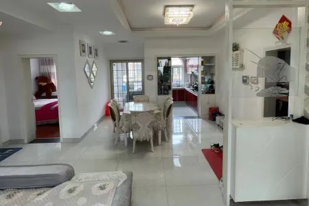 中凯景湖豪庭三房南精装真实好房