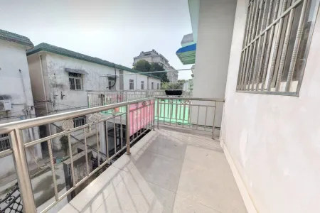 十里中心示范村四区 4室2厅2卫 2,300元/月 性价比高