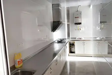 阳光翰庭 1室2厅1卫 1,100元/月 三证齐全,满两年,采光充足