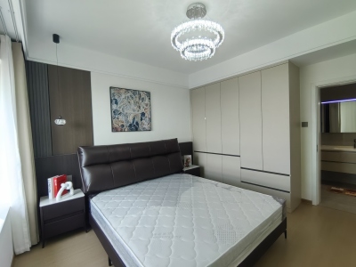 伊顿公馆一期2室2厅1卫南精装真实好房