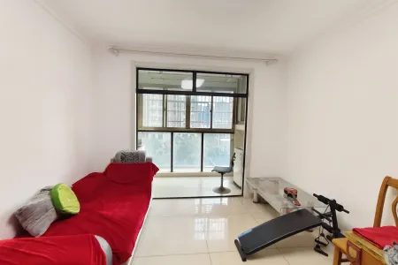 保定新城三期 3室1厅1卫 1600.0元/月 南北通透,家电齐全