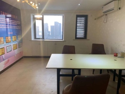 汇金广场 1室0厅0卫 1,500元/月 商住两用,三证齐全,满两年