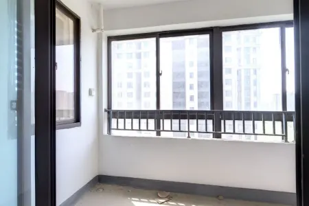 新华联铂悦府 2室2厅1卫 1,100元/月 南北通透,采光充足,满两年