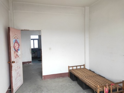 三山蔬菜市场北门商住