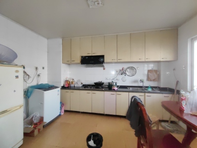鲁港大市场