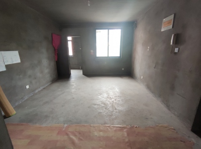 秀山花园 3室1厅1卫 31万 业主急售,视频房,满两年