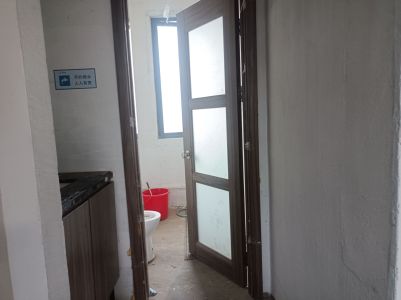 罗兰小镇 4室2厅2卫 160万元 南北通透,房产证在手里