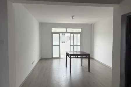 三华新城E区 2室2厅1卫 30万元 南北通透,采光充足