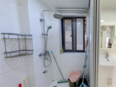 东方龙城秉心苑