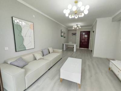 信达玥珑湾 3室2厅1卫 3,200元/月 南北通透,采光充足