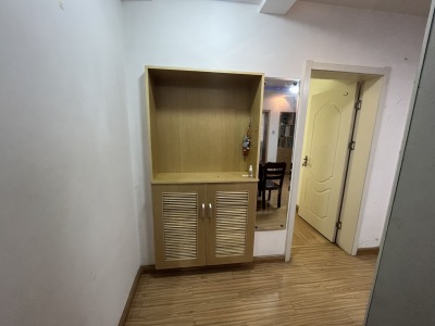 弋江嘉园二期年华园 3室2厅1卫 1,700元/月 南北通透,房产证在手里,采光充足