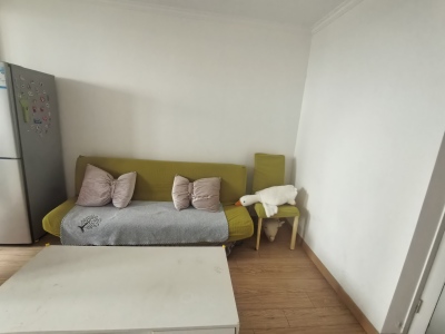 巴黎国际广场 2室2厅1卫 1,300元/月 性价比高,好景观