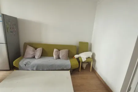 巴黎国际广场 2室2厅1卫 1,300元/月 性价比高,好景观