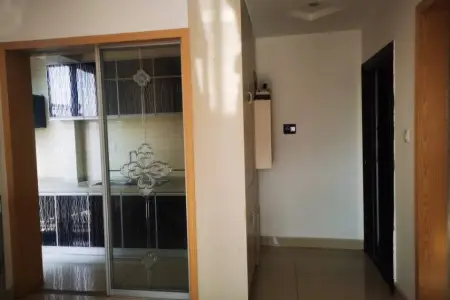 东方红郡 1室1厅0卫 1,300元/月 666