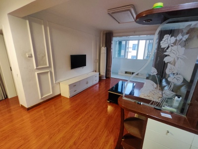 鲁港新区东区 3室2厅1卫 2,600元/月 