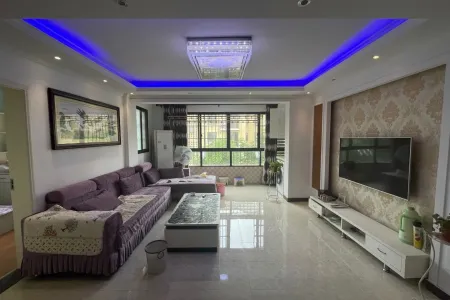 东部星城西区 3房2厅1卫 1,900元/月 采光充足