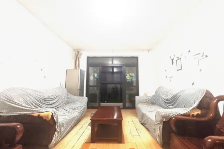 阳光翰庭 2室1厅1卫 1,250元/月 采光充足,沿河景观