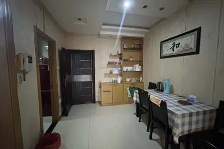 江城国际瑞景苑 2室2厅1卫 51万 南北通透,业主急售,性价比高,学区房,降价房,低价房