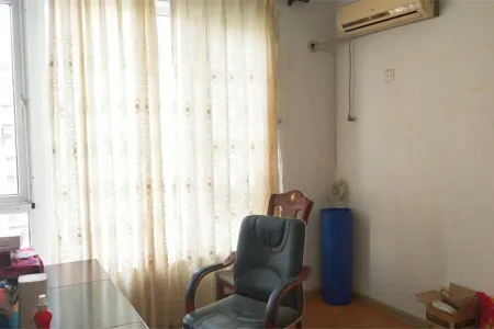  欧式田园风,豪华装修,地铁盘学区房！