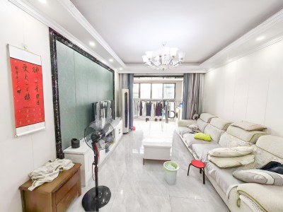 绿地新里海顿公馆 2室2厅1卫 76万 南北通透