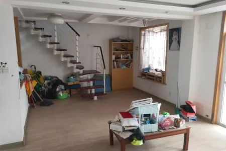 龙湖新城一期B区4房2厅1卫南精装真实好房