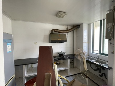 江岸明珠西苑 3室2厅2卫 108万 性价比高