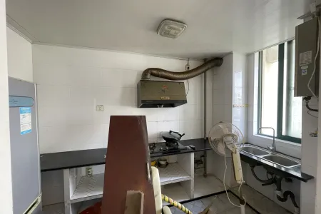 江岸明珠西苑 3室2厅2卫 108万 性价比高