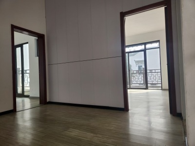 新华联鸠兹古镇