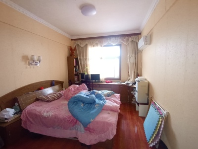 三山蔬菜市场北门商住