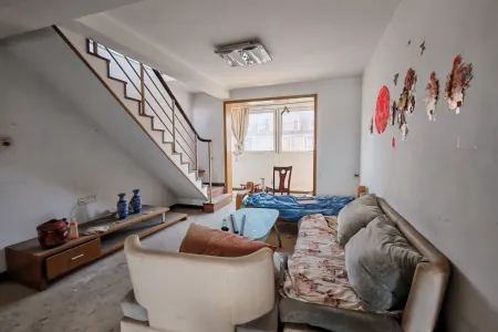 东泽园小区5室2厅2卫南简装真实好房