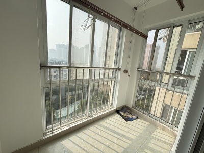 官山翰林东区 2室2厅1卫 95万 南北通透,三证齐全