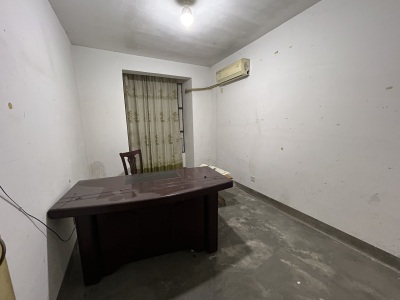 紧邻地铁口,凤凰城北岛玛瑙居，稀缺小房型双南房