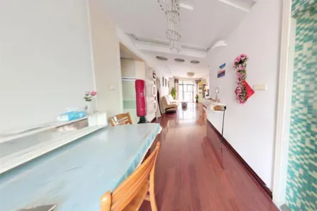 长江长现代城北区(一期) 3室2厅2卫 135万元 南北通透,赠送面积,满两年,沿河景观