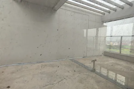 伟星政务壹号 4室2厅2卫 270万 业主急售