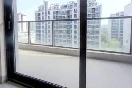 伟星政务壹号4室2厅2卫南北毛坯真实好房