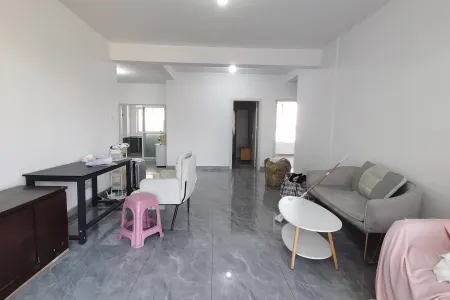 弋江嘉园二期鸿泰园 3室2厅1卫 1,800元/月 采光充足