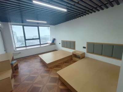 中建500米 1室1厅1卫 1,799元/月 家电齐全