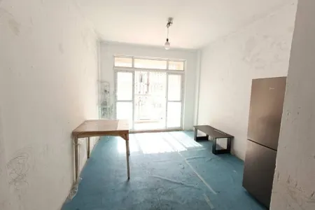 江南春城 3房2厅1卫 1,100元/月 南北通透,采光充足