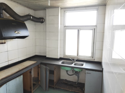 三山蔬菜市场北门商住