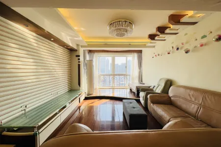 新时代商业街 3室2厅1卫 180.0万 性价比高