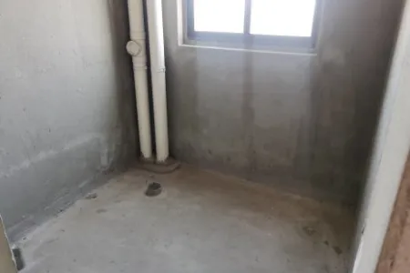 君和皇家花园 3室2厅1卫 49万 南北通透,三证齐全,满两年