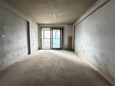 汀海壹品 3室2厅2卫 110万 南北通透,采光充足