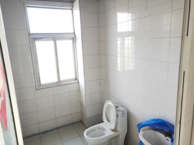 三山蔬菜市场北门商住