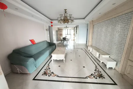 凤鸣湖公寓 4室2厅2卫 4000.0元/月 南北通透,采光充足,满两年