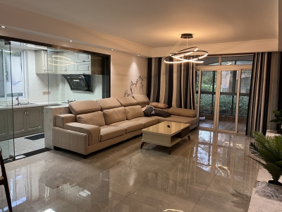 凤凰城中岛蔷薇苑 3室2厅1卫 2,000元/月 南北通透,三证齐全