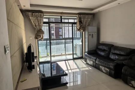 中央城B区 2室2厅1卫 2,000元/月 学区房,满两年,采光充足