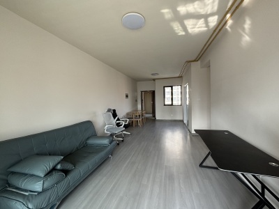 高速东方御府 3室2厅1卫 1,600元/月 性价比高,家电齐全,南北通透