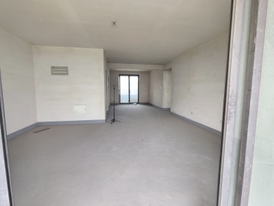 圳秀国际金湖湾4室2厅3卫南毛坯真实好房